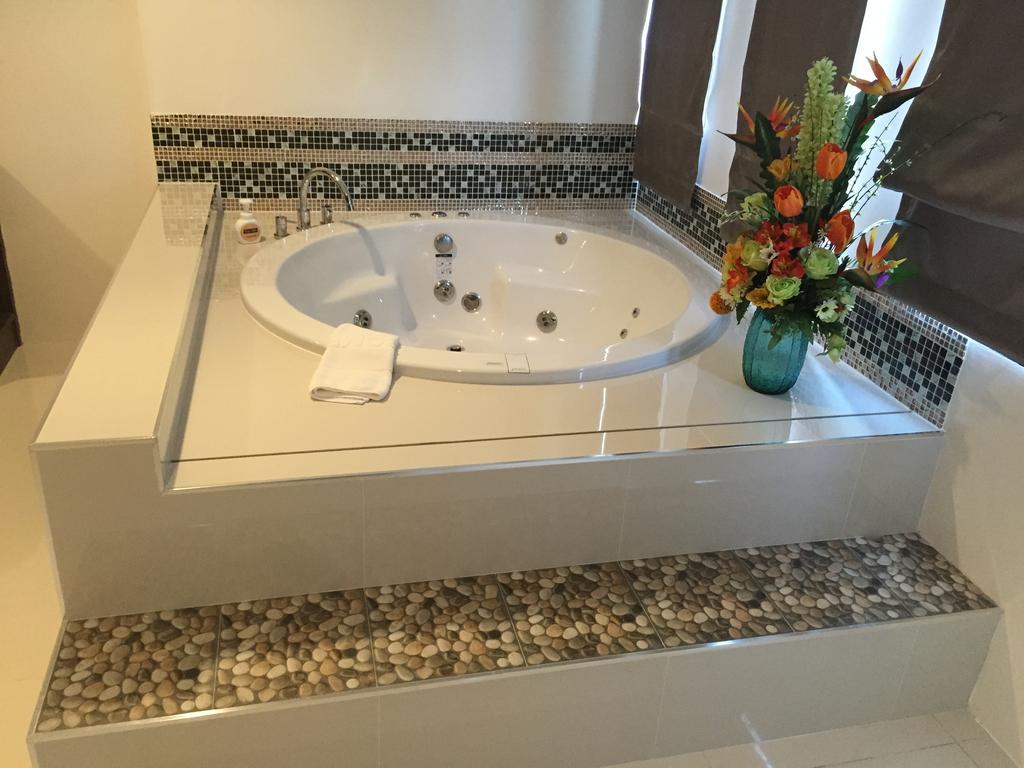 The Rich Hotel Ubonratchathani Ubon Ratchathani Δωμάτιο φωτογραφία